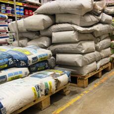 Stavebniny: materiál pro betonování a pokládku dlažby